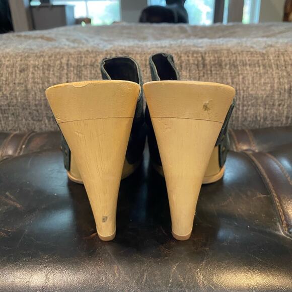 STEVEN by Steve Madden Black Suede Studded Barc High Heel Clogs Sz 9B - Picture 6 of 14